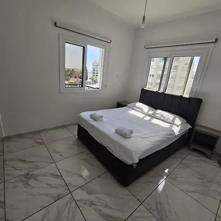 Modern 2br With Balconies In Center Apartmán